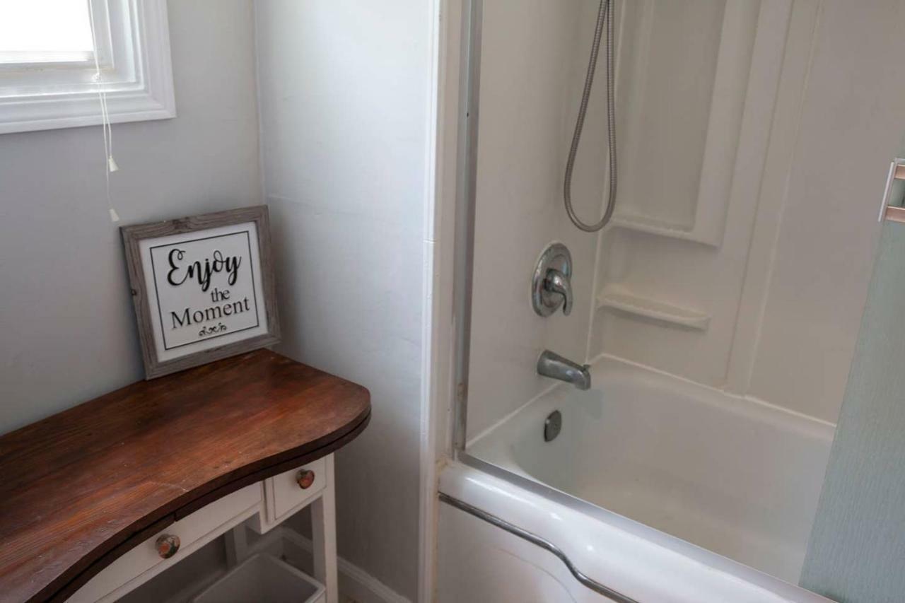 West End Neighborhood Cottage 산타 로사 외부 사진
